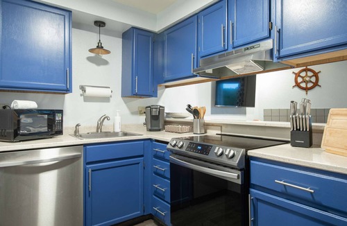 Ocean Shores Condo | Aurora 1 Bedroom Oceanfront Condo - Pet Friendly