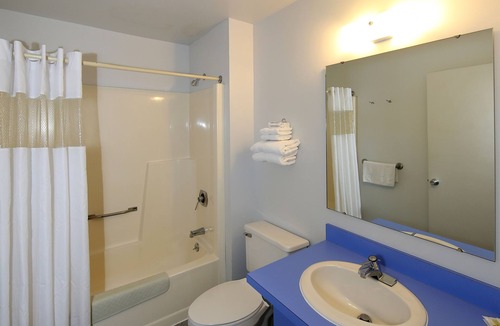 St Ignace Hotel | Aurora Borealis Motel