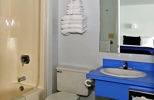 St Ignace Hotel | Aurora Borealis Motel