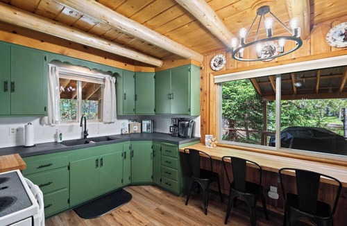 Island Park Cabin | Authentic Cozy Island Park Family Cabin w/Hot Tub and near Yellowstone