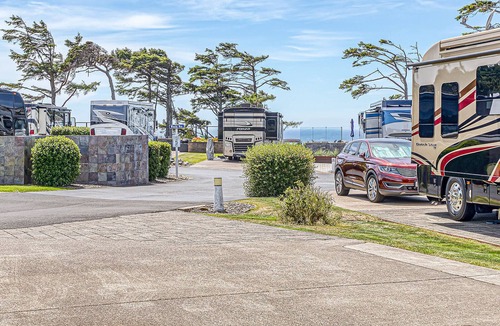 Agate Beach RV Rental | Available with 50AMP, 30AMP, Water/Sewer hook up's, WiFi