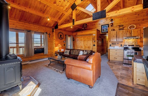 Cody House | Aviators Landing at Jim Mountain- Mountain family retreat!