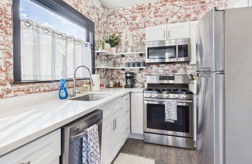 Albany House | Awesome Family Home Now with AC!