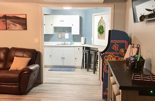 Northridge House | awesome valley views, with all your home needs plus the “little extras”