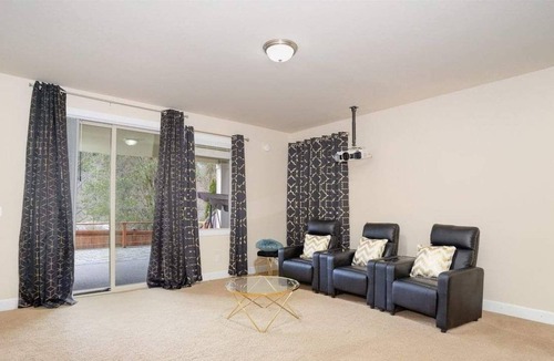 Bothell House | B10: ELEGANT VILLA