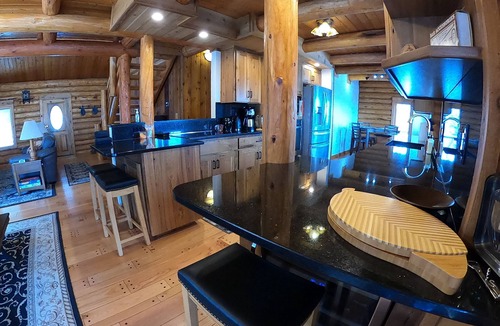 West Richland House | Barbara's Cabin. A luxury log home in the heart of Washington wine country.