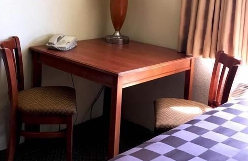 Kellogg House | Bargain Stay In The Silver Valley! Swimming Pool and Hot Tub, Gym!