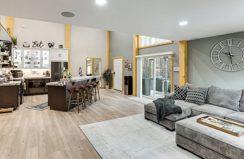 Three Rivers House | Barndo on 5 Acres Near Sunriver/Deschutes River