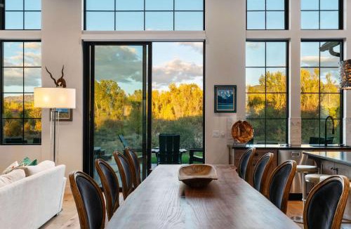 Driggs House | Basecamp Stays - Lux Teton Lodge Privacy & Hot Tub