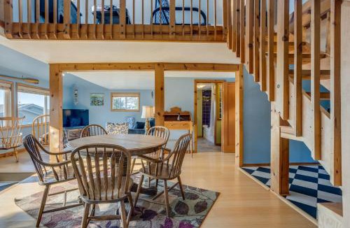 Waldport House | Bay and Horizon Views! Crabbing and Fishing Close By! Hilltop Heights