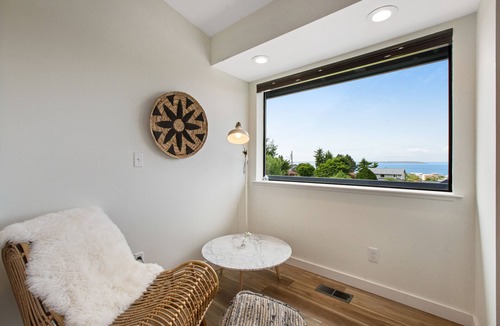 Coupeville House | Bay View Gem with Fast WiFi, Deck, Enclosed Yard, & Dogs OK