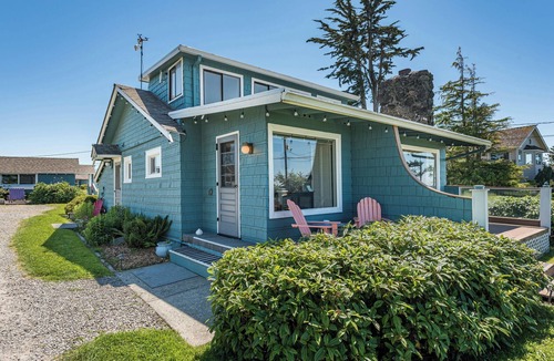Sequim Bed & Breakfast | Bay View Room - King, Water view, Jetted tub