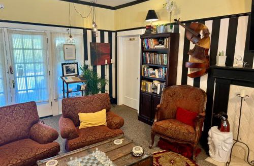 Ashland Hotel | Bayberry Inn B&B and Oregon Wellness Retreat
