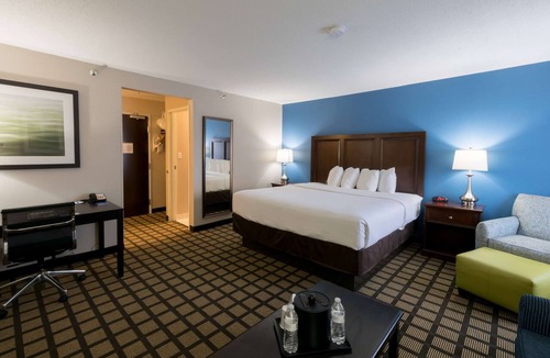 Romulus Hotel | Baymont by Wyndham Detroit Airport/Romulus