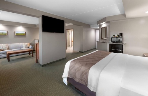 Jamestown Hotel | Baymont by Wyndham Jamestown Conference Center & Water Park