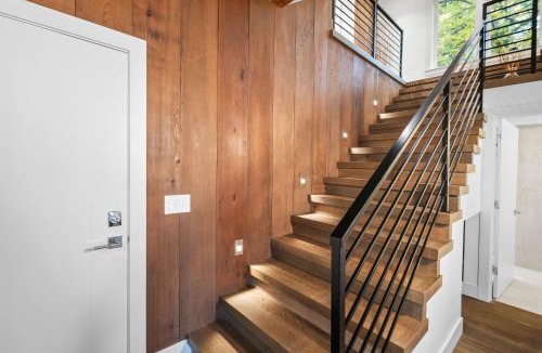 Northeast Bellevue House | Bayview Modern Luxury by the Lake