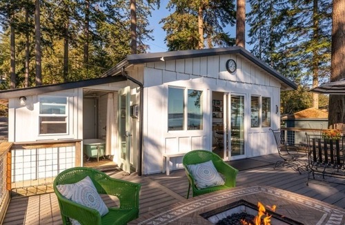 Coupeville House | Beach access, High Bank Waterfront, 2-bedroom bungalow in Coupeville with WiFi