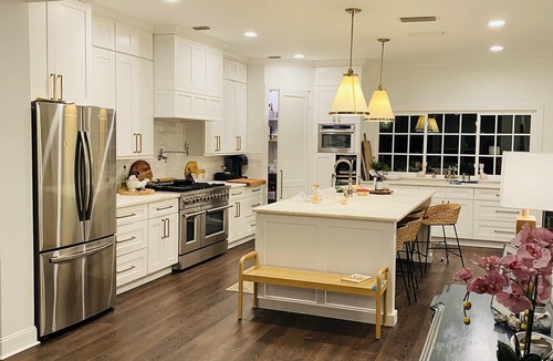Daphne House | Beach access, in historic Montrose area, directly across from Mobile Bay