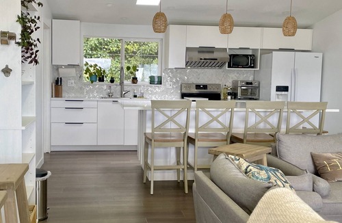 Silverdale House | Beach bungalow and studio suite. Entire property.