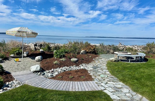 Lagoon Point Cottage | Beach Front Cottage in the Sun on Whidbey.
