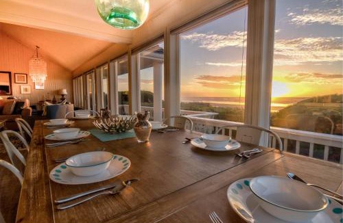 Waldport House | Beach Front Panoramic Vistas! Alicia by the Sea