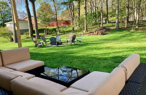Beachwood-Bluffton House | Beach St Escape-Hot tub-5min Walk to the Beach