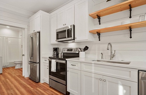 Old Town House | Beachfront 1 bedroom on the beach in Bay St Louis. Walking distance to Main St!