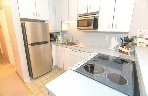 Ocean Shores Apartment | Beachfront Condo with Fireplace, Pool, Dry Sauna and Full Kitchen