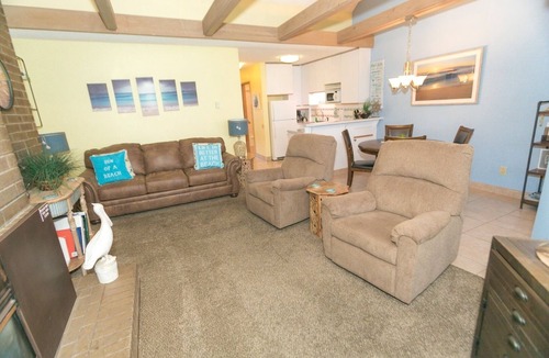Ocean Shores Apartment | Beachfront Condo with Fireplace, Pool, Dry Sauna and Full Kitchen
