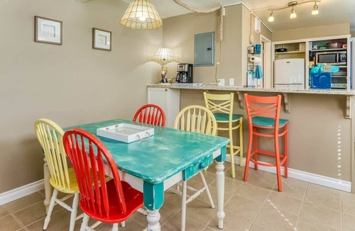 Ocean Shores Condo | Beachfront Condo | Walk to DT | Dogs OK | Unit A