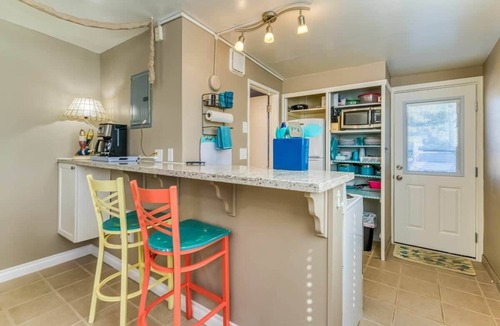 Ocean Shores Condo | Beachfront Condo | Walk to DT | Dogs OK | Unit A