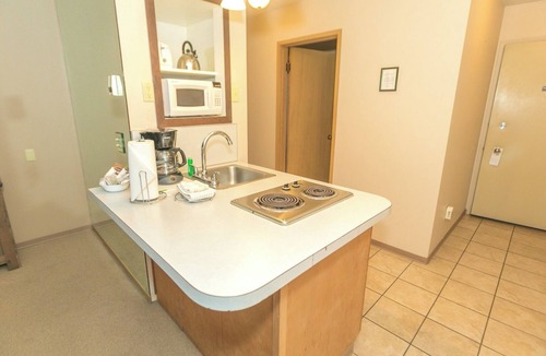 Ocean Shores Apartment | Beachfront Escape with Pool, Fire Pit, BBQ Grills & Stunning Ocean Views