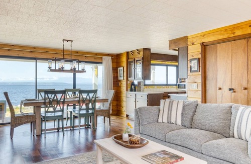 Coupeville House | Beachfront getaway with deck, gas grill, firepit and W/D