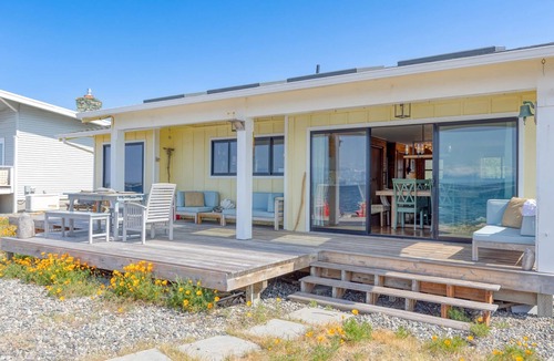 Coupeville House | Beachfront getaway with deck, gas grill, firepit and W/D