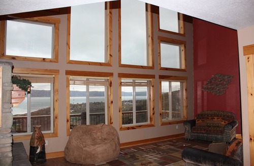 Harbor Village Cabin | Bear Lake Lookout. Great view, Game Room, Foam Pit, Rock wall.
