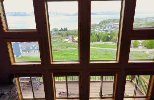 Harbor Village Cabin | Bear Lake Lookout. Great view, Game Room, Foam Pit, Rock wall.