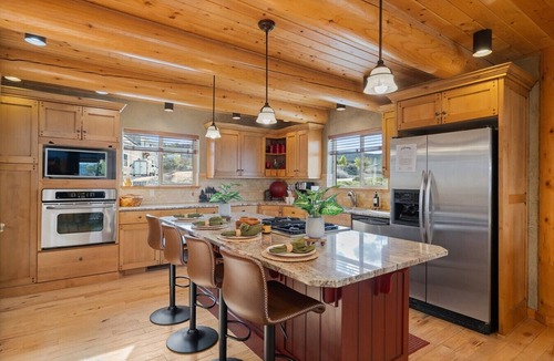 Cherimoya Hill Cabin | Bear Lake Overlook Lodge | Epic Themed Lodge w/Hot Tub, Game Loft, Fire Pit!