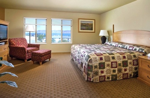 Harbor Village Resort | Bear Lake | Shared Lake Escape | Pool + Lake | 2BR Twin