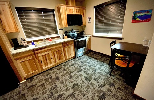 Grants Pass House | Bear Mountain -Suite 6