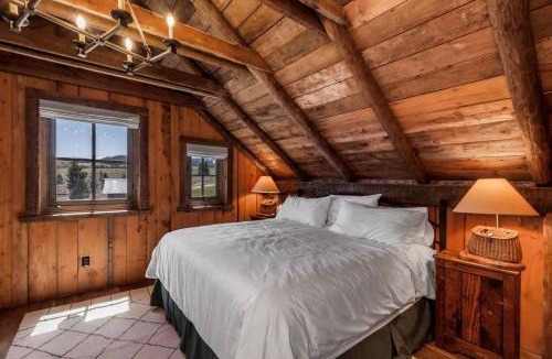 Virginia City House | Bear's Den in Ennis, Montana