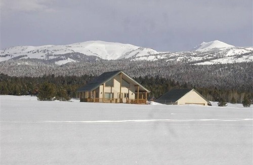 Island Park Cabin | Bears Den Cabin - Island Park, Idaho & Yellowstone Vacation