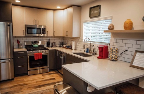Highline Apartment | Beautiful 2-bedroom apartment with AC in Seattle