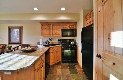 Wolf Creek Condo | Beautiful 2 BR Moose Hollow Condo next to Hot Tub