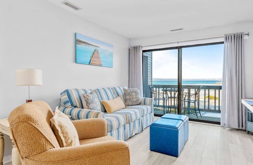 Acme Condo | 🏖️ Beautiful 2BDR Lake View Getaway @ The Shores ➠ 5579