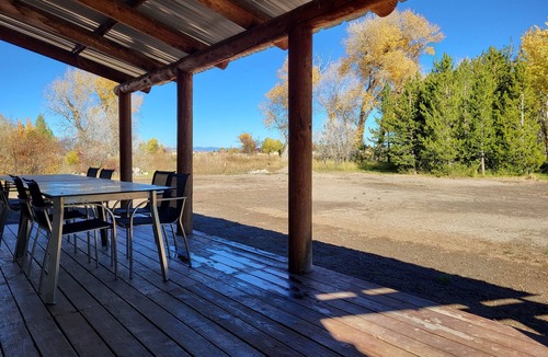 St. Anthony Cabin | Beautiful 4-bedroom cabin in Saint Anthony perfect for your large group getaway