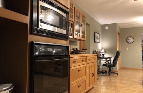 Au Train House | Beautiful 4 bedroom 2 bath home on the Au Train River blocks from the beach