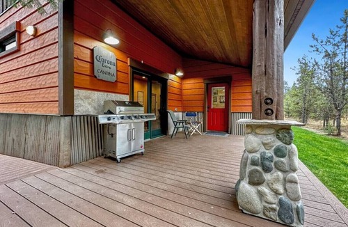 Donnelly Cabin | Beautiful 4 Bedroom Cabin. Near Cascade Lake!
