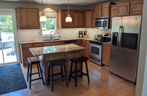 Auburn Hills House | Beautiful 5-bedroom house with AC in lovely Auburn Hills