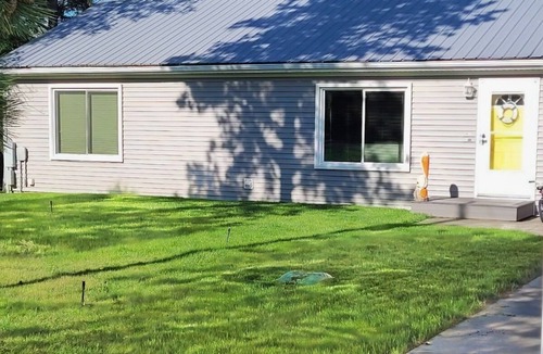 McLean County House | Beautiful 5-bedroom Waterfront House on Lake Sakakawea near Garrison!
