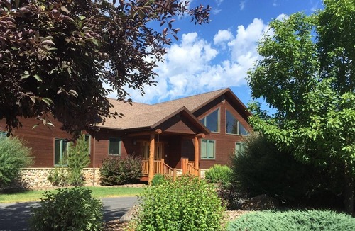Alpine Cabin | Beautiful Alpine Cabin with a brand new hot tub! Less than an hour to Jackson.